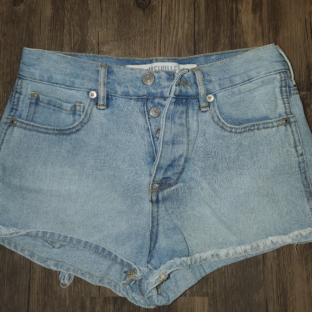 Brandy Melville high rise shorts